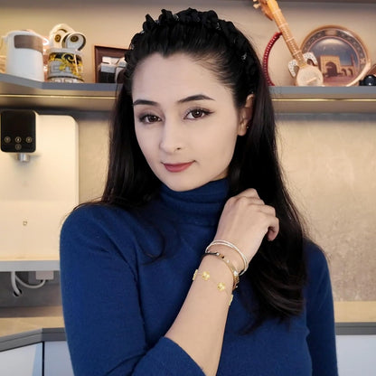 18K gold plated bangle with cubic zirconia crystals