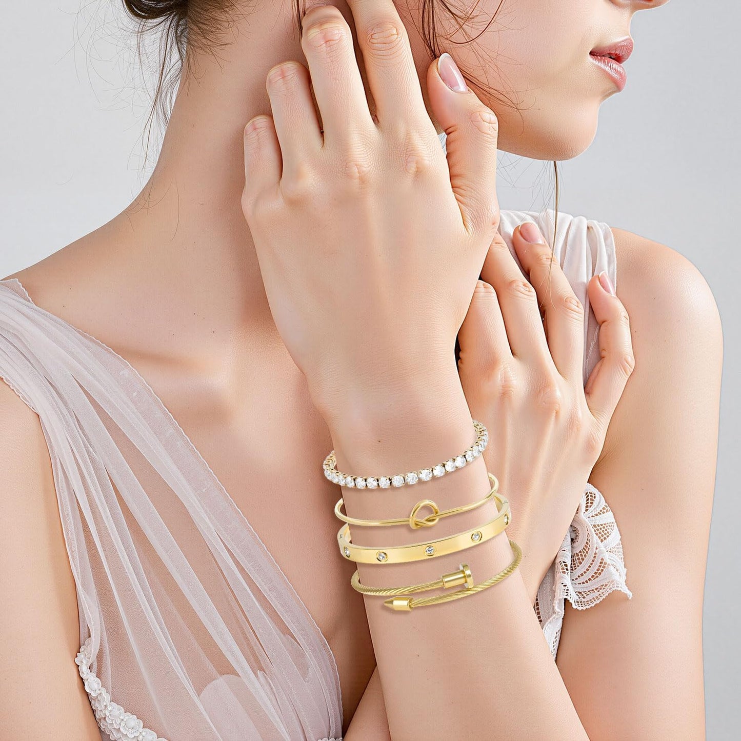 Bracelet Bangle Set, 4Pcs Stackable Four Leaf Gold Bracelet Set for Wife Mom Girlfriend