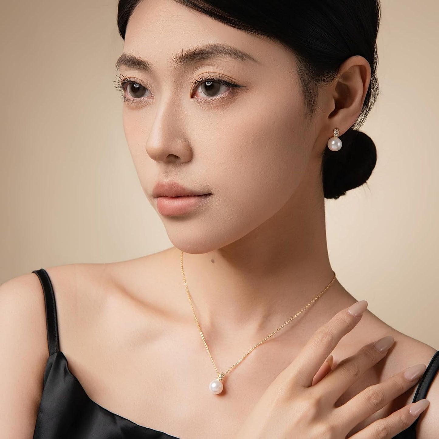 Classic Pearl Jewelry Set for Women – Elegant Pearl Necklace and Earrings Set with 14K Gold Plated Silver Chain Jewelry Perfect as Special Occasion Gift