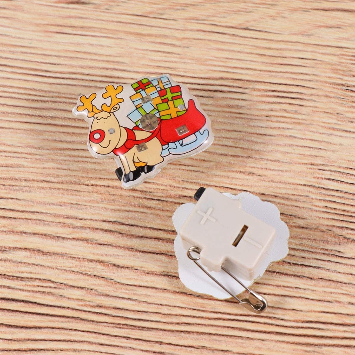 25Pcs Christmas Led Brooch Lapel Pin Light up Flash Lighted Santa Claus Snowman Reindeer Brooch Badge Christmas Light up Toys