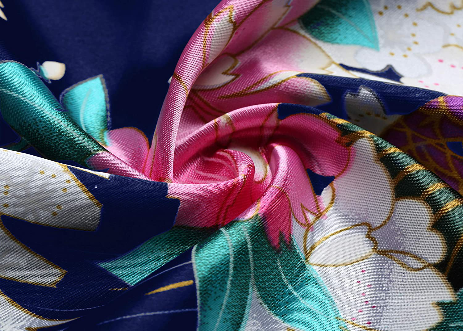 BABEYOND Women'S plus Size Kimono Robe Long Robes with Peacock and Blossoms Printed plus Size Kimono Outfit Apparel & Accessories > Clothing > Sleepwear & Loungewear > Robes KYLIE MAX   