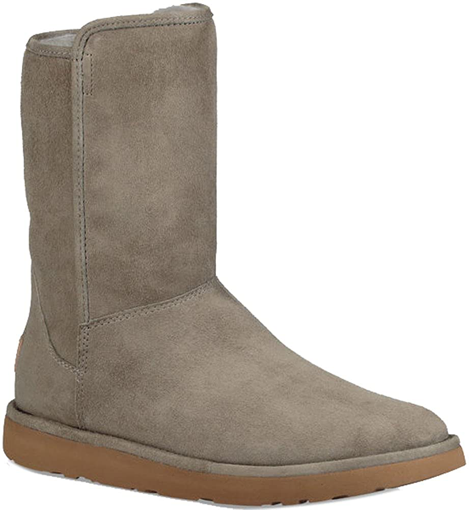 UGG Women's Classic Short Ii Arts & Entertainment > Party & Celebration > Gift Giving UGG Rock Ridge 9 