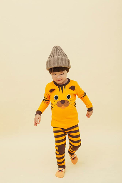 VAENAIT BABY Toddler Kids Boys Girls 100% Cotton Jaws Truck Dino Snug Fit Sleepwear Pajama Pjs Set Apparel & Accessories > Clothing > Sleepwear & Loungewear > Pajamas Kylie Max   