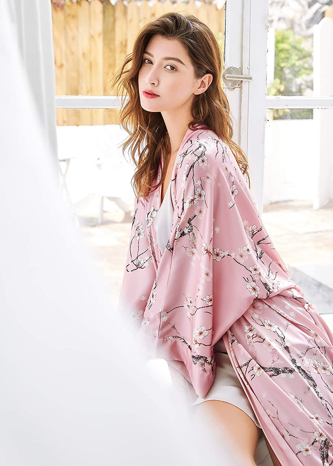 BABEYOND Short Kimono Bath Robe Blouse Kimono Cover up Loose Cardigan Sleepwear Wedding Robe Apparel & Accessories > Clothing > Sleepwear & Loungewear > Robes KYLIE MAX   