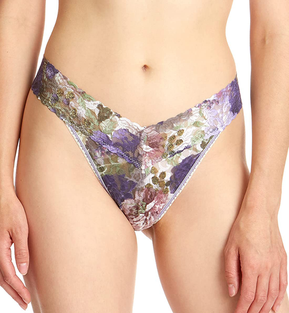hanky panky, Signature Lace Original Rise Thong, One Size (4-14) Apparel & Accessories > Clothing > Underwear & Socks > Underwear hanky panky Elinor One Size 