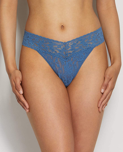 hanky panky, Signature Lace Original Rise Thong, One Size (4-14) Apparel & Accessories > Clothing > Underwear & Socks > Underwear hanky panky Storm Cloud Blue One Size 
