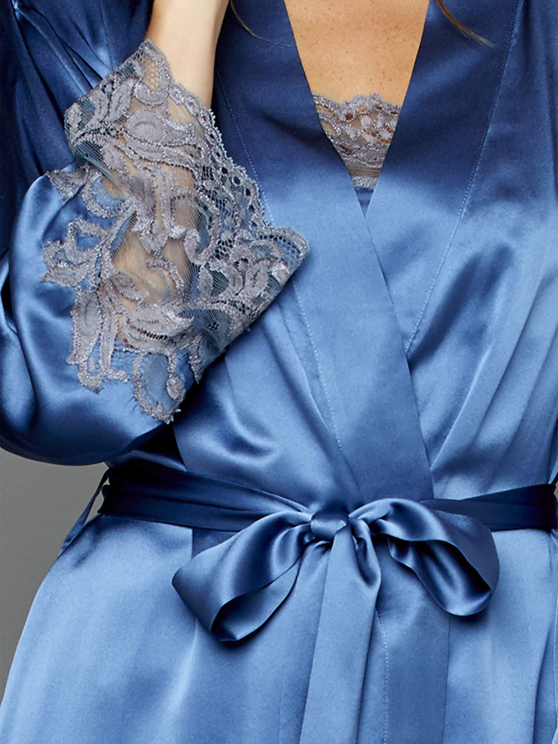 Julianna Rae Women'S Moonlight Serenade Silk Short Robe, Lingerie, Beautiful Gift Packaging Apparel & Accessories > Clothing > Sleepwear & Loungewear > Robes Julianna Rae   