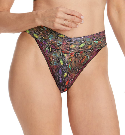 hanky panky, Signature Lace Original Rise Thong, One Size (4-14) Apparel & Accessories > Clothing > Underwear & Socks > Underwear hanky panky Rainboa One Size 
