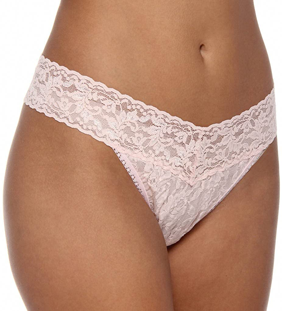 hanky panky, Signature Lace Original Rise Thong, One Size (4-14) Apparel & Accessories > Clothing > Underwear & Socks > Underwear hanky panky Vanilla One Size 