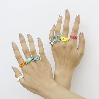 8Pcs Colorful Y2K Rings Aesthetic Chunky Rings for Women Alloy Knuckle Ring Set Snake Cute Ring Acrylic Stackable Ring Sets for Girls Preppy Funky Rings Gift for Teens