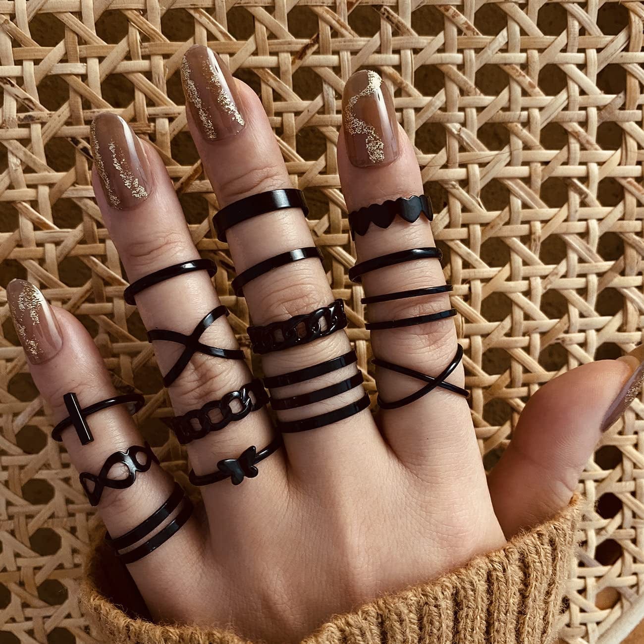 Black Rings for Men Women Girls, Goth Punk Rings Set, Cool Gothic Adjustable Ring Pack, Vintage Stackable Animal Rings Bulk, Vintage Chunky Knuckle Emo Rings, Boho Snake Spider Eboy Open Rings Y2K Accessories
