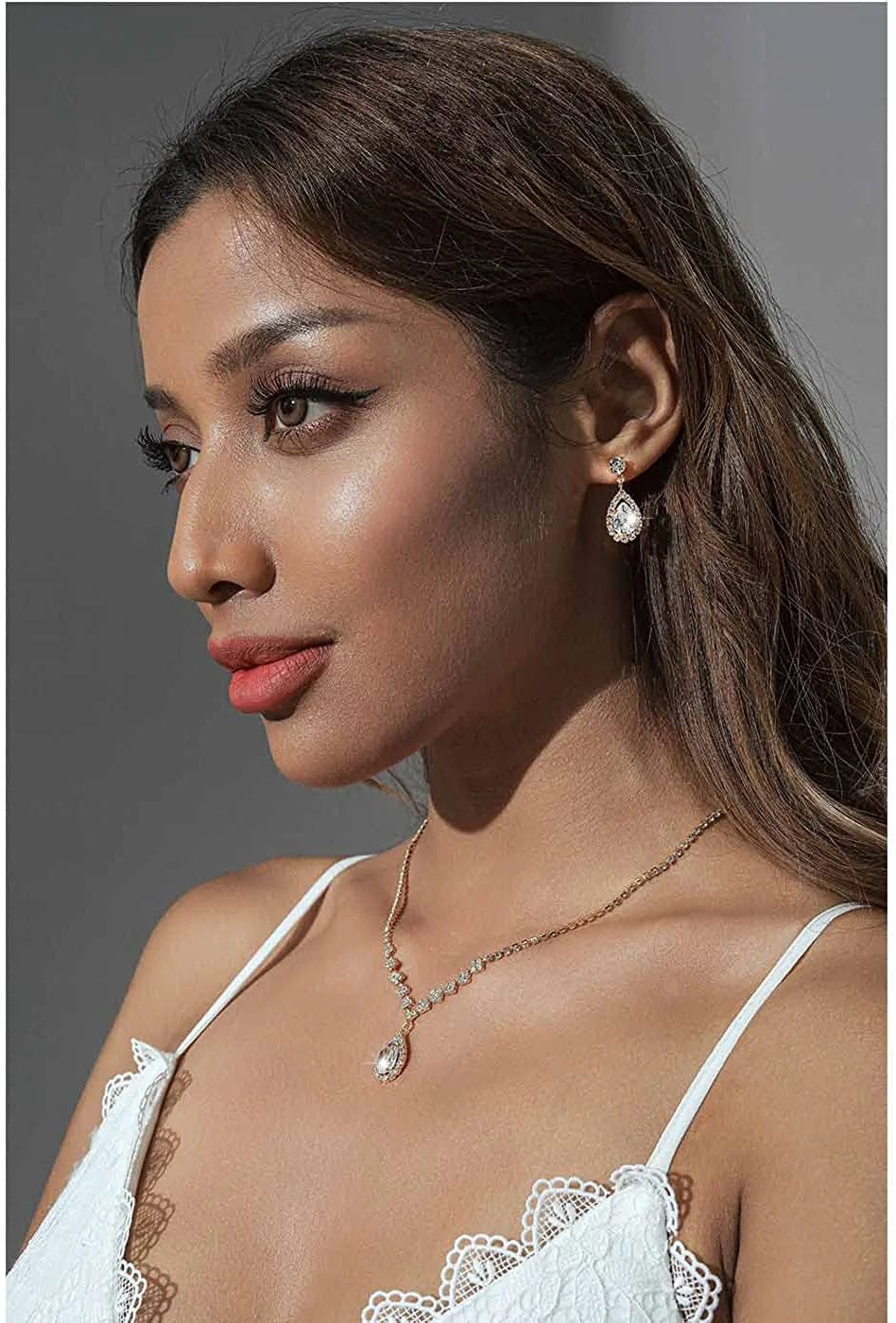Bride Crystal Necklace Earrings Set Bridal Wedding Jewelry Sets Rhinestone Choker Necklace Prom Costume Jewelry Set for Women and Girls(3 Piece Set - 2 Earrings and 1 Necklace)