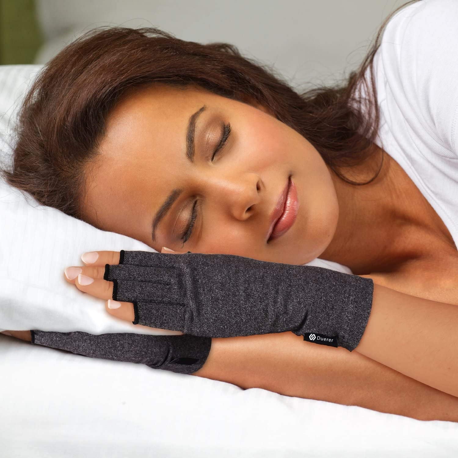 Duerer Arthritis Compression Gloves Women Men for RSI, Carpal Tunnel, Rheumatiod, Tendonitis, Fingerless Gloves for Computer Typing and Dailywork (Black, M) Apparel & Accessories > Clothing Accessories > Gloves & Mittens Duerer   