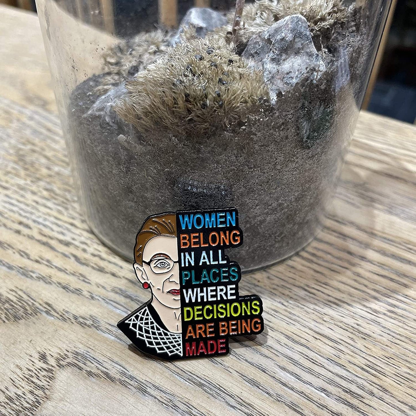 Casenn for RBG Pin Soft Enamel Pins Notorious I Dissent for Ruth Bader Ginsburg Justice Lapel Pins Brooch for Women Badges Pin Cartoon Figure Brooch for Clothing Bags Jackets Hat Accessory Decoration
