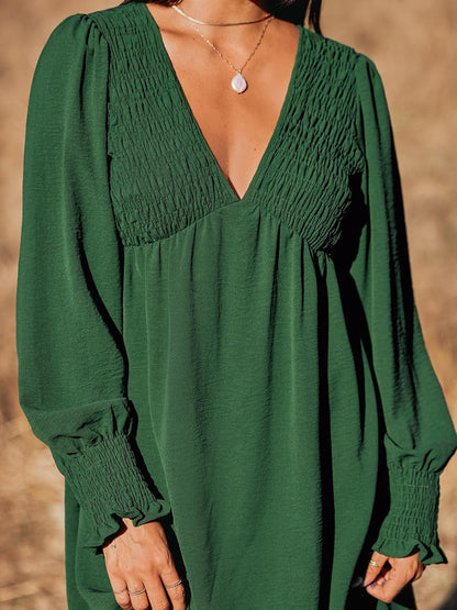 CUPSHE Women'S Mini Dress Smocked V Neck Long Sleeve Empire Waist Casual a Line Dress