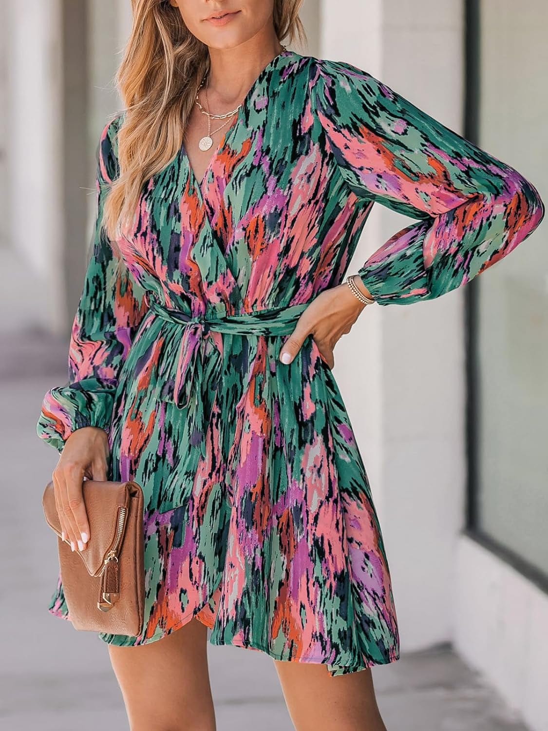 CUPSHE Women'S Mini Dress V Neck Belted Abstract Print Long Peasant Sleeves Multicolor Loose Fit a Line Short Casual Dresses