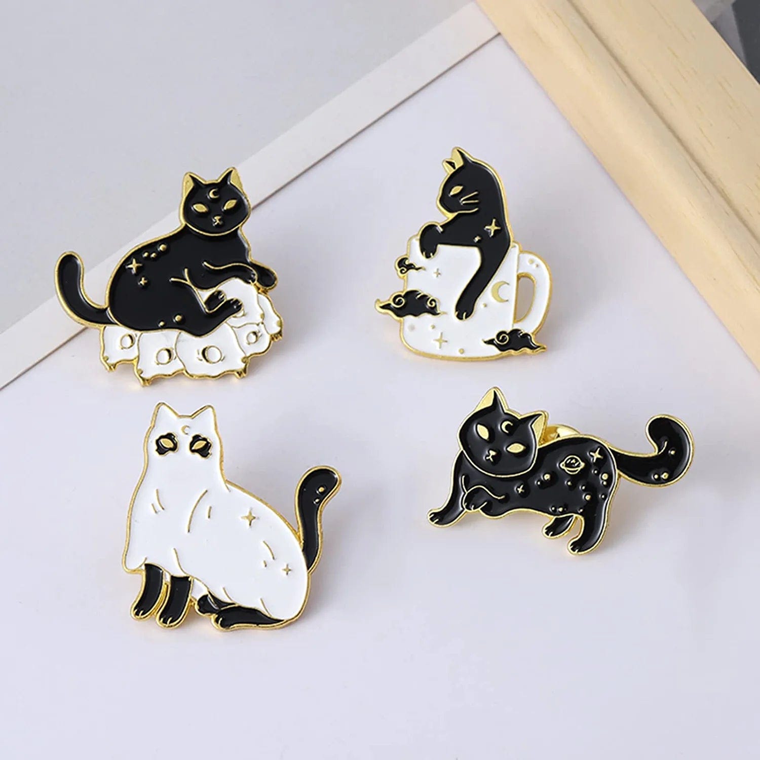 Cute Cat Enamel Pins for Backpacks Cat Sushi Rice Ball Enamel Pins Custom Cute Animals Japanese Foods Brooch Cute Kawaii Cat Enamel Pins Set for Jackets Clothes Bag Cartoon Lapel Badge Cartoon Animals Cute Sushi Cat Enamel Backpack Pins