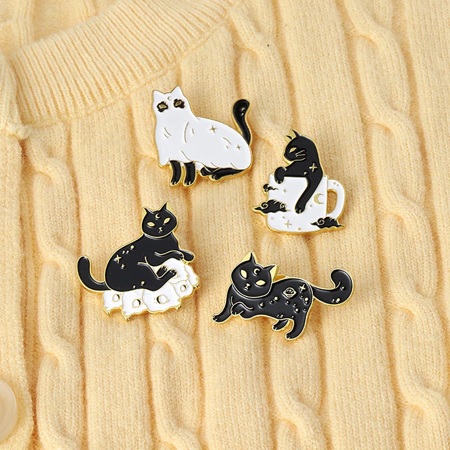 Cute Cat Enamel Pins for Backpacks Cat Sushi Rice Ball Enamel Pins Custom Cute Animals Japanese Foods Brooch Cute Kawaii Cat Enamel Pins Set for Jackets Clothes Bag Cartoon Lapel Badge Cartoon Animals Cute Sushi Cat Enamel Backpack Pins