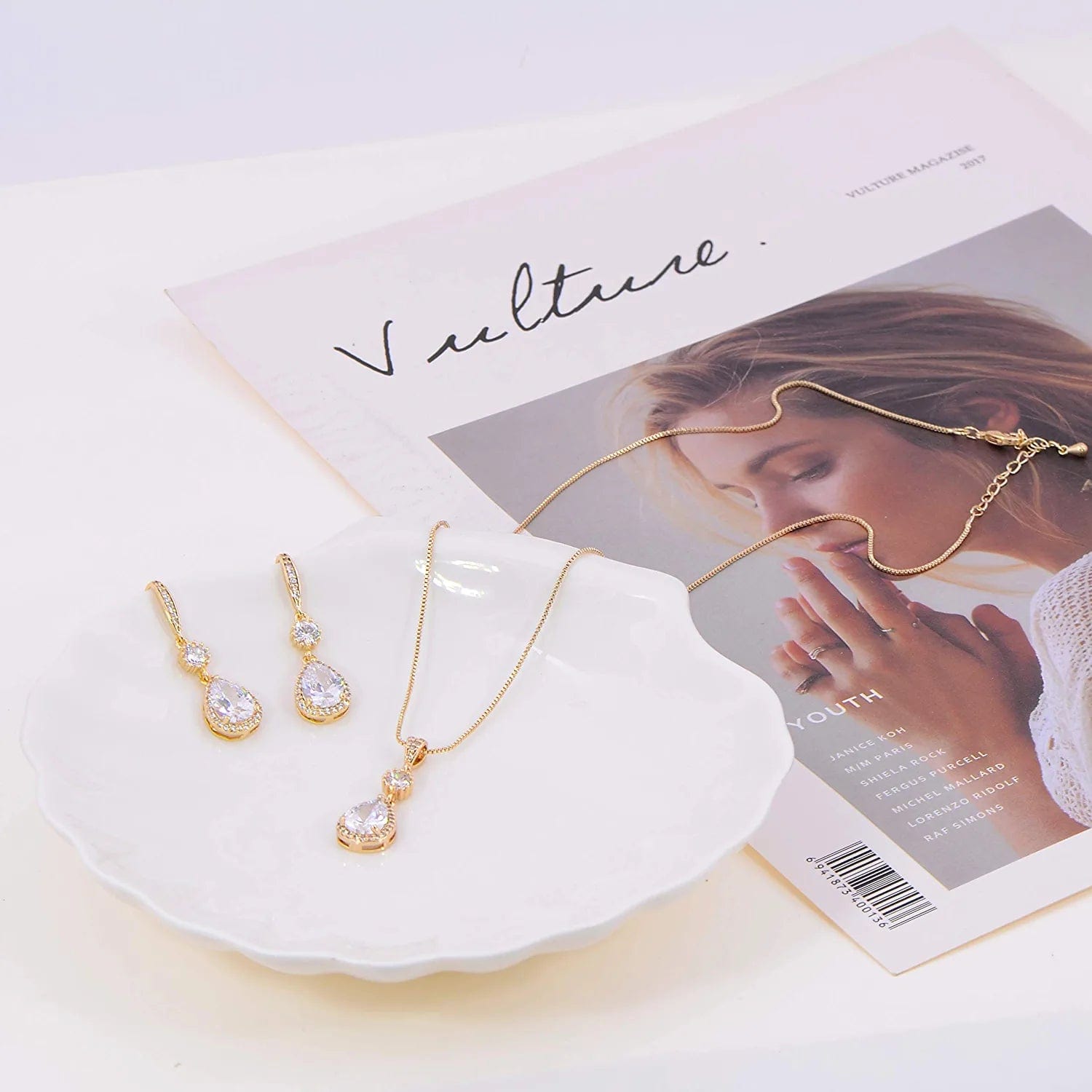 Elegant Jewelry Set for Women - Silver Teardrop Clear Cubic Zirconia Crystal Rhinestone Drop Earrings and Necklace Bridal Jewelry Sets Best Gift for Bridesmaids