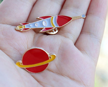 Enamel Pin Cute Enamel Lapel Pin Sets Carton Animal Brooch Pin (Planet Spaceman and Robot Set of 6)