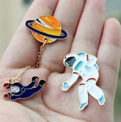Enamel Pin Cute Enamel Lapel Pin Sets Carton Animal Brooch Pin (Planet Spaceman and Robot Set of 6)