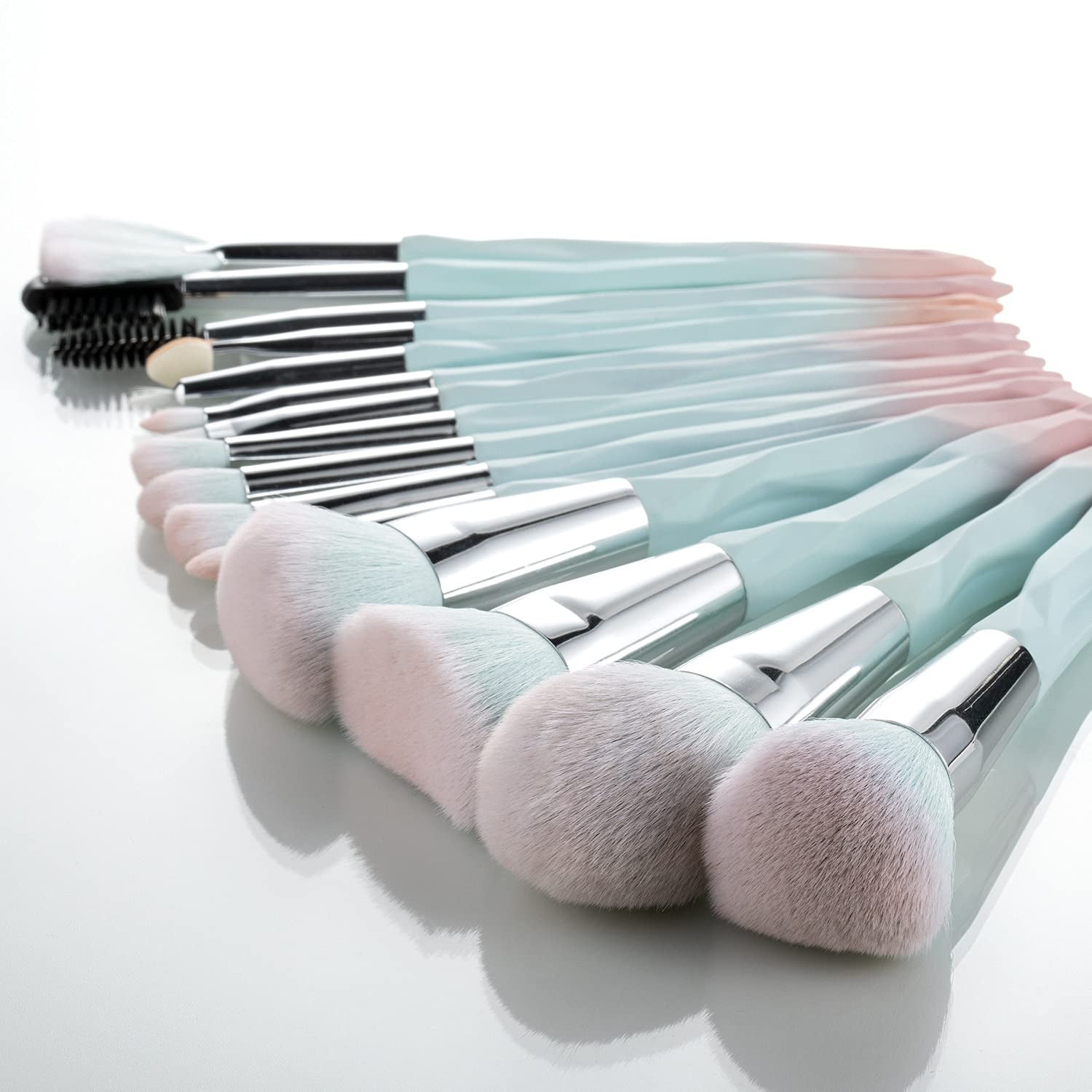 Makeup Brushes 15Pcs Makeup Brush Set with 3Pcs Makeup Sponge Soft Synthetic Hair Face Make up Brush Tools for Foundation, Powder, Eyeshadow, Eyebrow, Eyeliner, Blending (Blue)… Health & Beauty > Personal Care > Cosmetics > Cosmetic Tools > Makeup Tools 111   