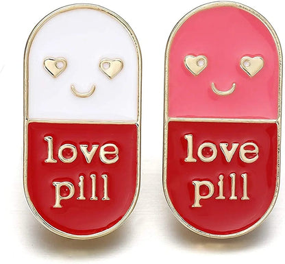 Hanreshe Medical Jewelry 2 Pieces Enamel Brooch Set Nurse Doctor Graduation Medical Student Chemistry Brooch White and Pink Chill Pill Pin