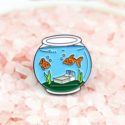 Ink2055 Cute Goldfish Fish Tank Enamel Brooch Pin Lapel Denim Jeans Coat Badge Brooches Gifts Jewelry