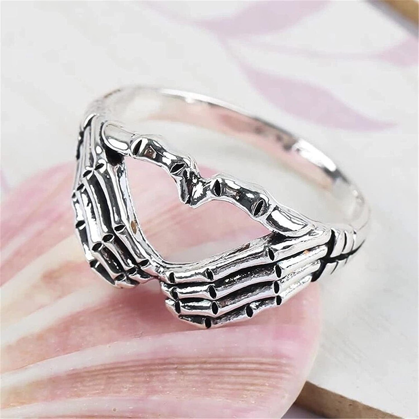 Manriver Love Hand Sign Rings for Women - Novelty Heart Shape Retro Alloy Rings Jewelry Accessory Gifts Size 5-10 (Silver, 7)