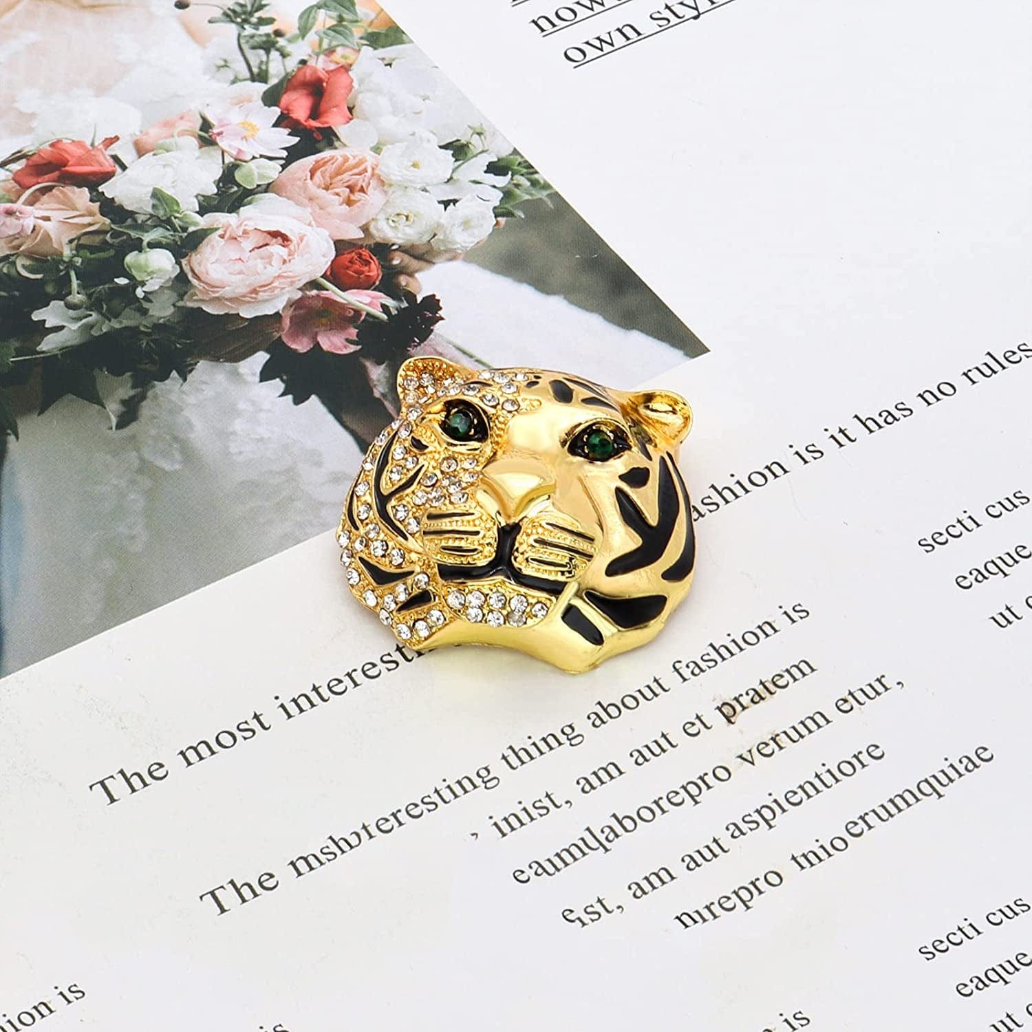 Rhinestone Tiger Head Brooch Pins.Gold Silver Animal Lapel Pin,Charm Lion Coat Collar Brooch for Men Suit Pin