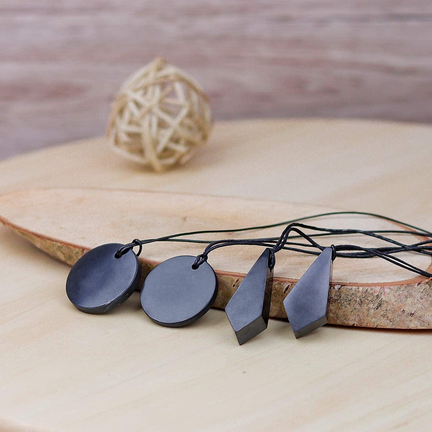 Shungite Crystal Necklace Pendant Set - Spiritual Jewelry Chakra Necklace - Trendy Jewelry Healing Crystals Black Necklace for Negative Energy Protection