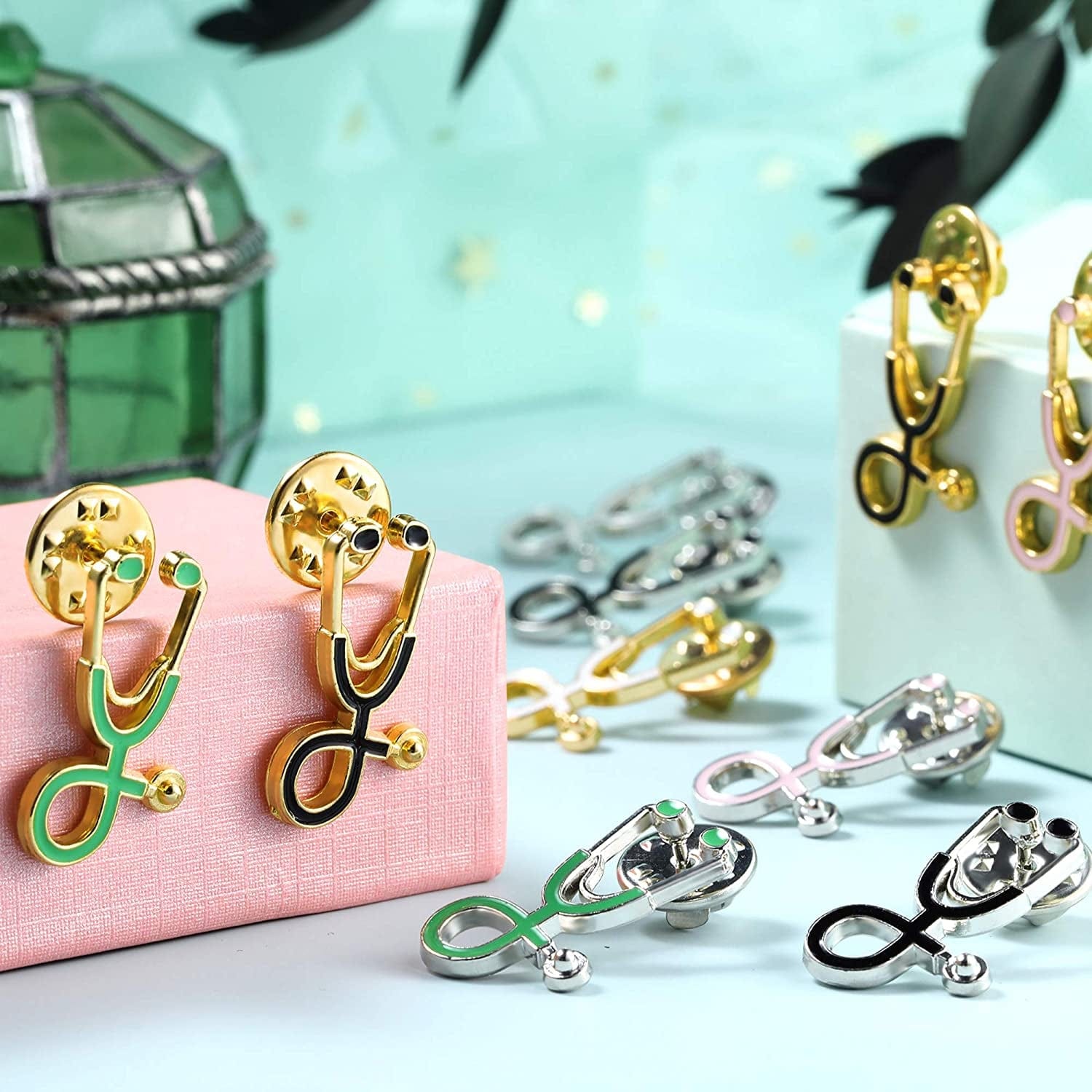 Stethoscope Brooch Pins for Nurse Doctor Pins Enamel Lapel Brooches Pin in Bulk Cute Schoolbag Pin Badges for Christmas Doctor Nurse Medical Students Clothing Bags Women Men