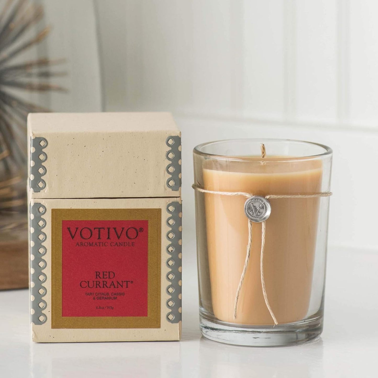Votivo Red Currant 16.2 Oz Aromatic Large Candle | Soy Wax Blend | Luxury Glass Jar Scented Candle & Box | Candles for Home Scented | Candle Gifts | Long Burning & Highly Scented