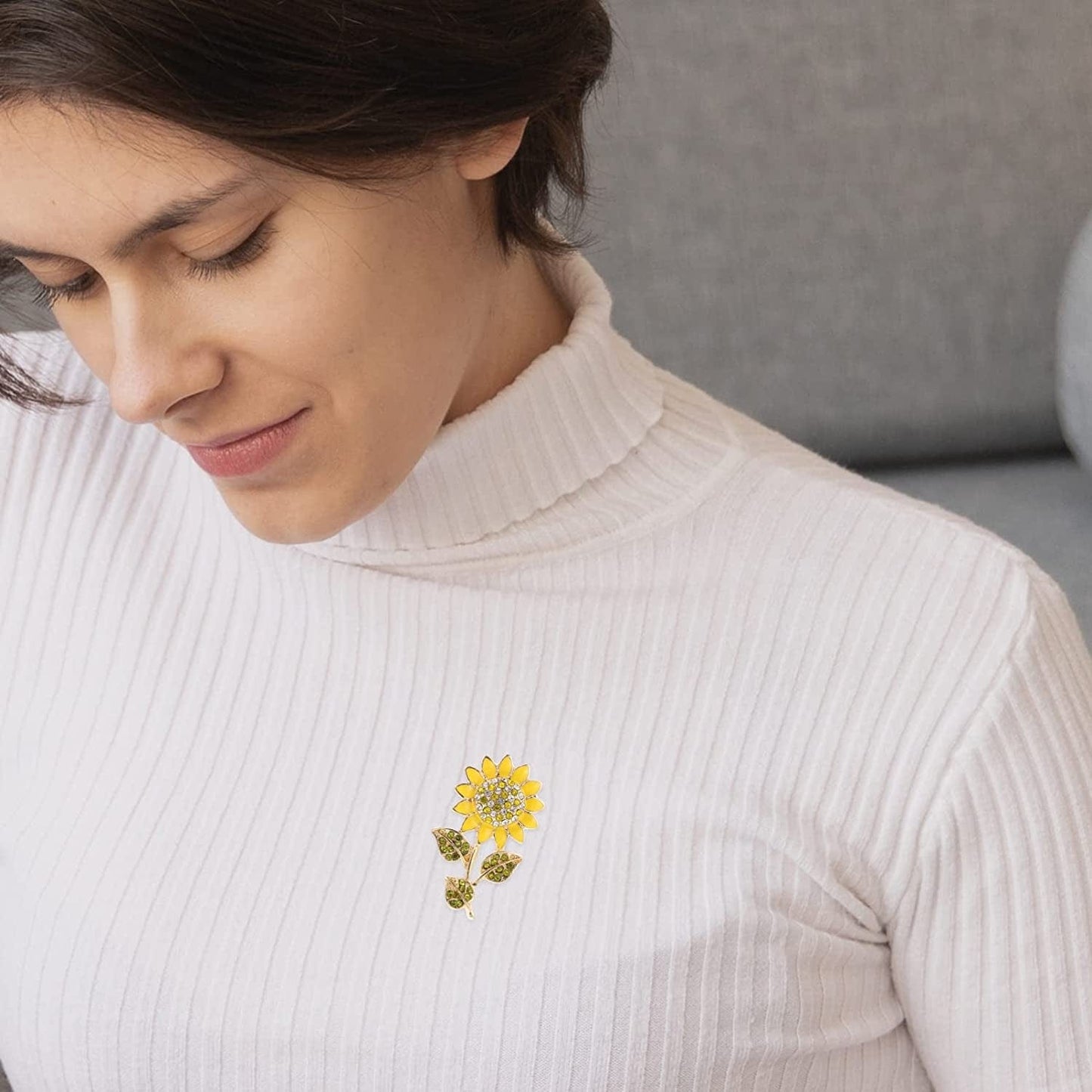 Women Sun Flower Lapel Pin Sunflower Shape Brooch Crystal Elegant Plant Flower Rhinestone Brooch for Ladies Girls Backpack Clothes Hat Bag Coat Yellow 1 Medium 1002724945S